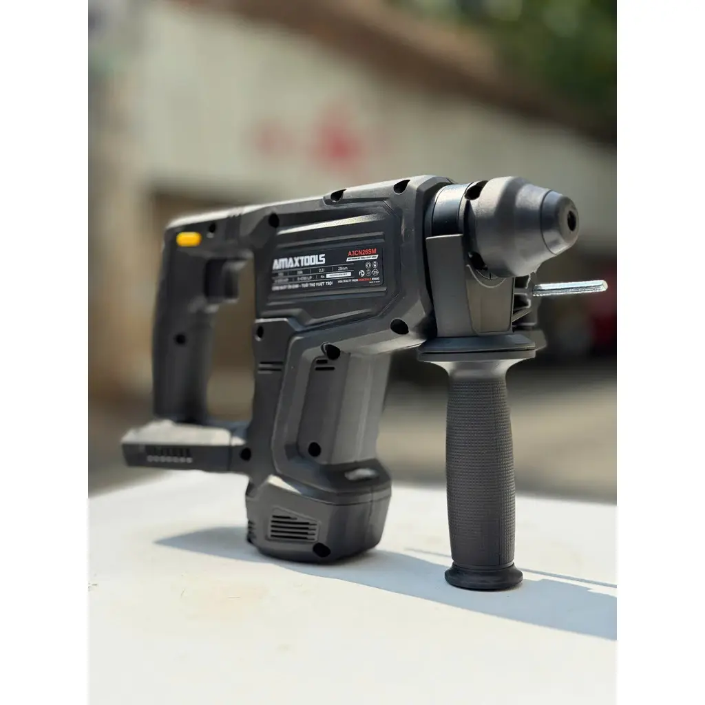 may-khoan-be-tong-pin-amaxtools-a3cn26sm-dong-co-khong-choi-than-luc-dap-22j-co-tao-xung.webp