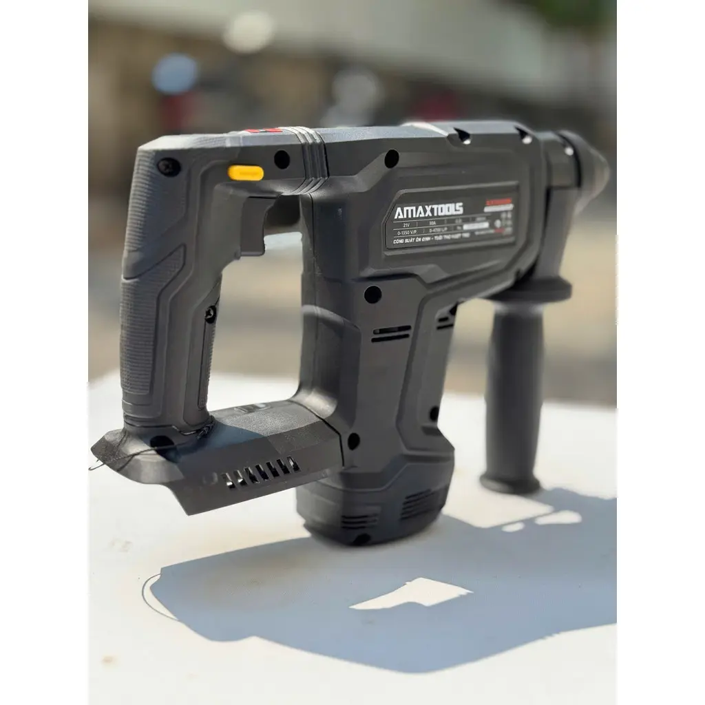 may-khoan-be-tong-pin-amaxtools-a3cn26sm-dong-co-khong-choi-than-luc-dap-22j-co-tao-xung1.webp